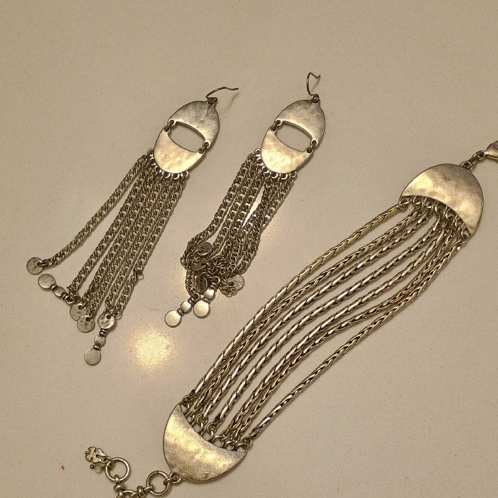 Lucky Brand Silver Bracelet And Chain Earrings Set